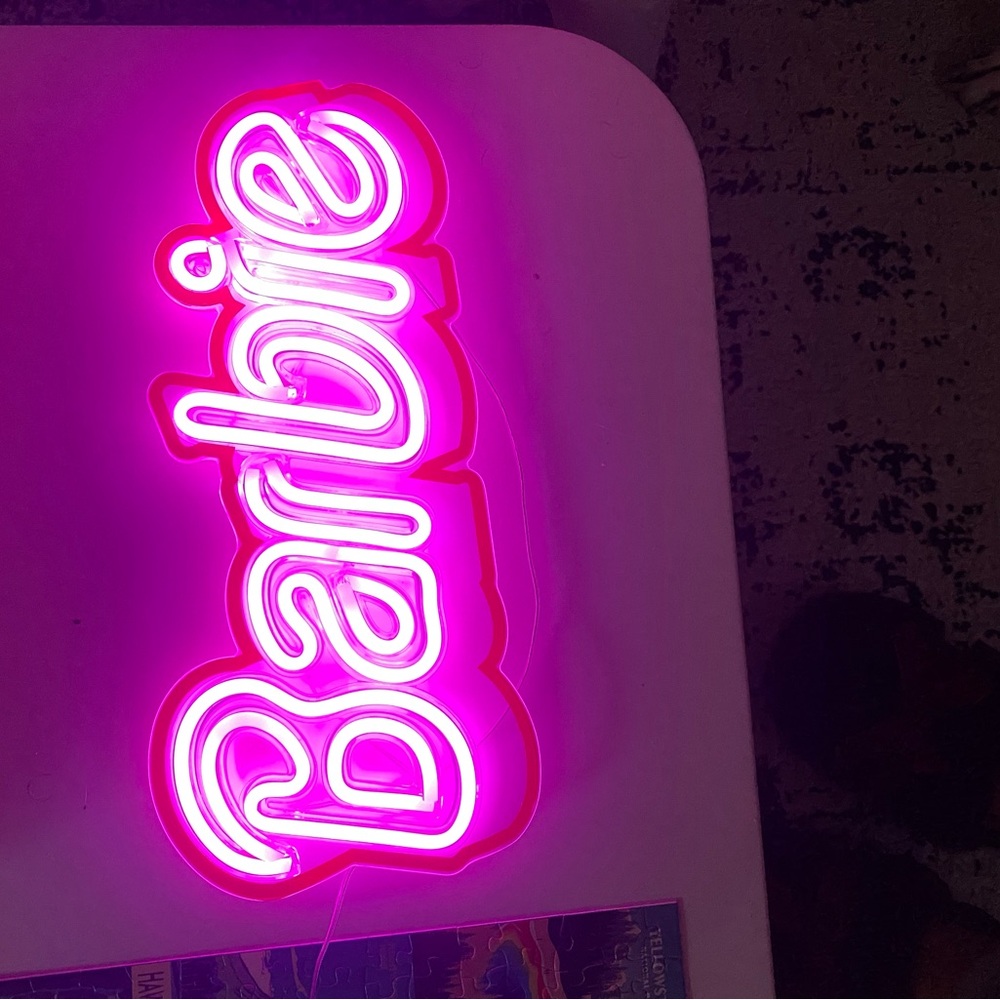 Forever 21 Pink Neon Sign